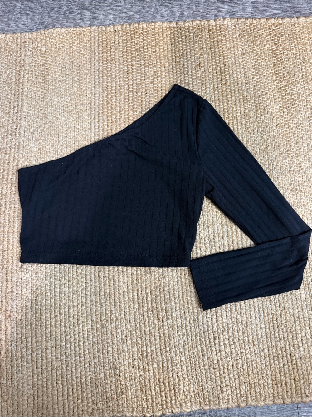 SHEIN Black One-Shoulder Ribbed Crop Top
